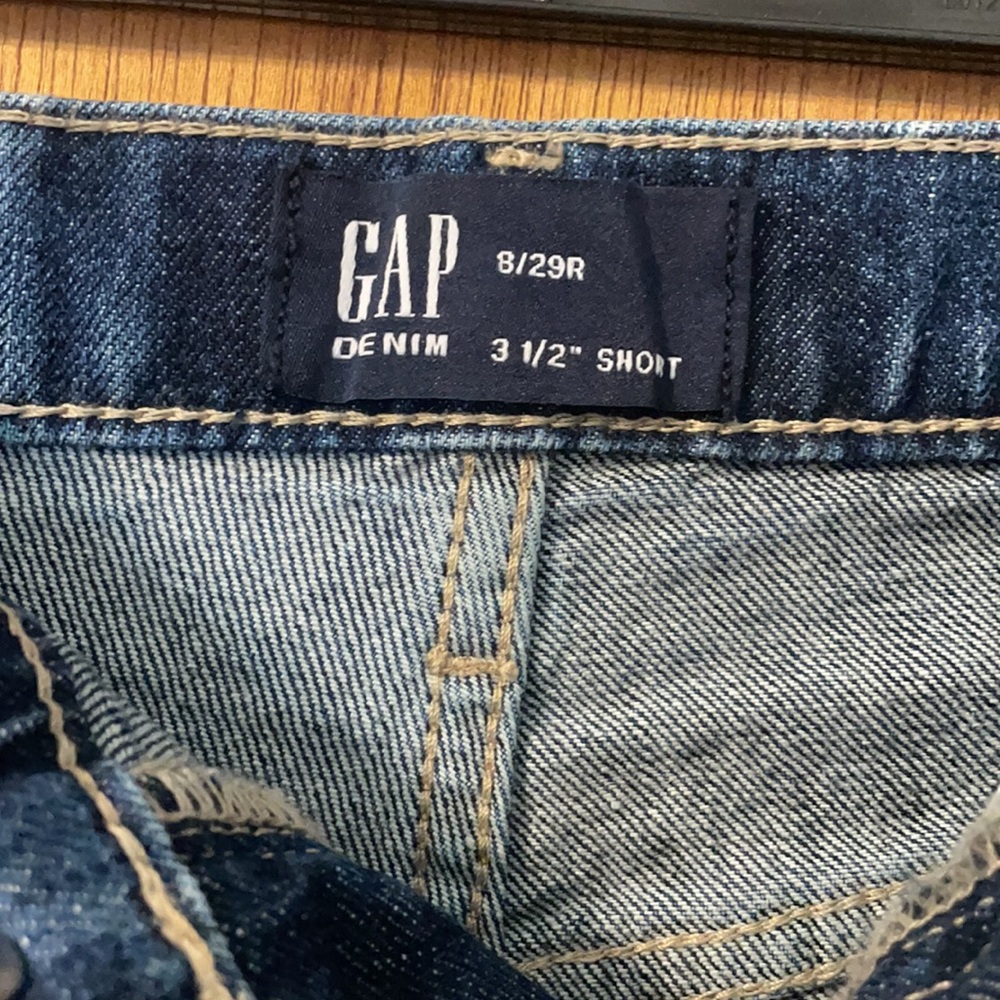 ⭐️SALE⭐️ GAP Denim Frayed Shorts - Picture 3 of 3